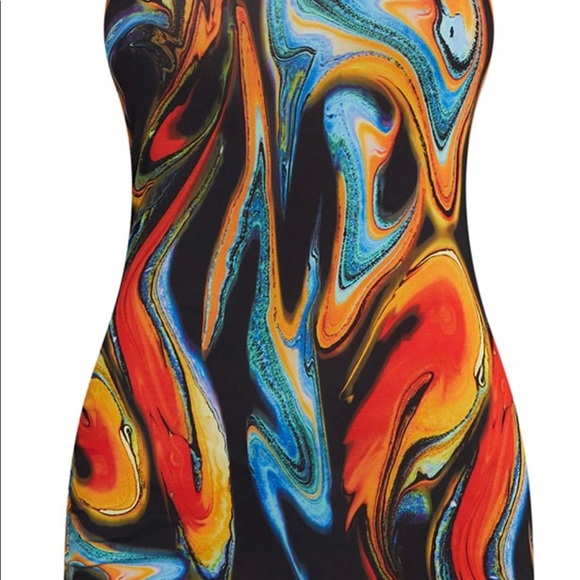 PrettyLittleThings Dress - Picture 3 of 4